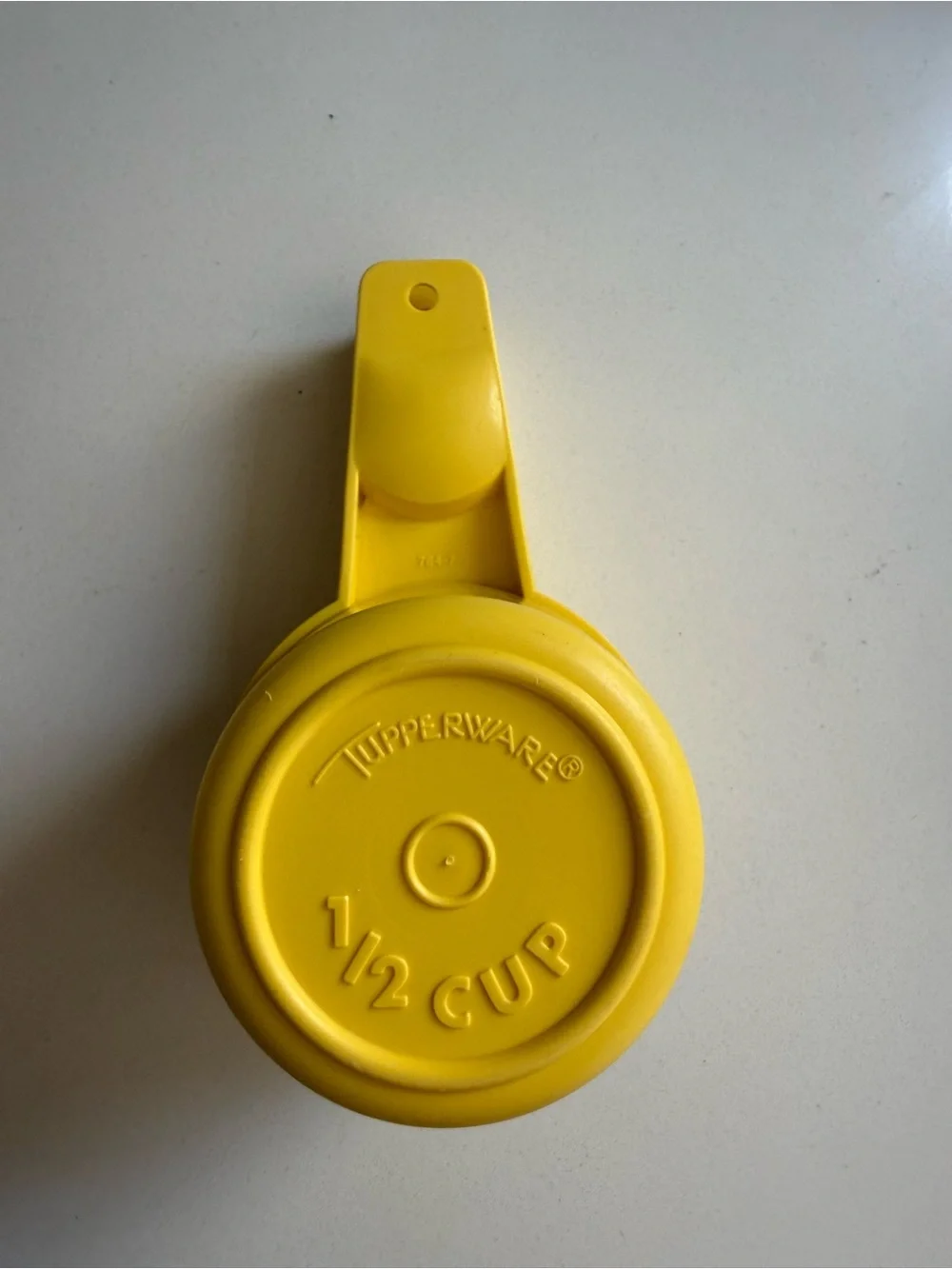 Vintage Tupperware Yellow Nesting Measuring Cups Set of 5 Retro 70s